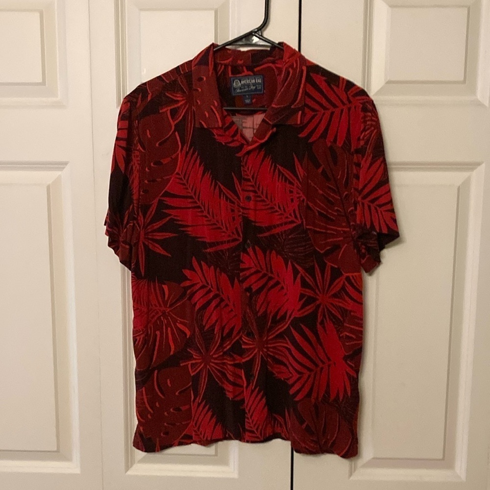 American Rag men’s large black red print leisure luau vibes